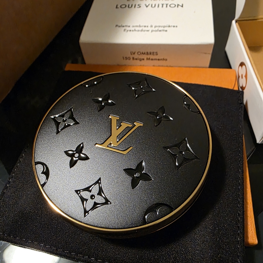 Louis Vuitton Eyeshadow Palette - Picture 5 of 6